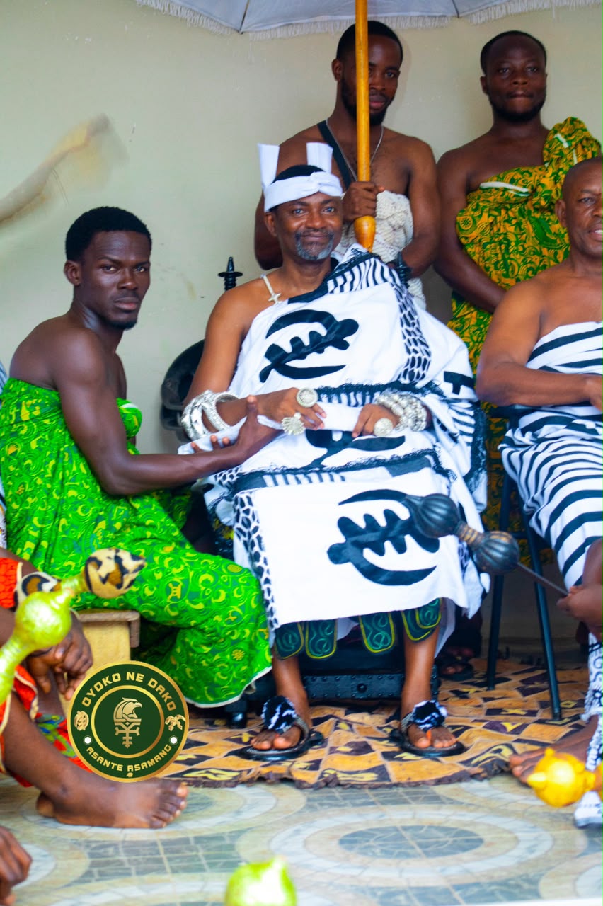 Barima Acheampong Sarpong II in royal Ntoma