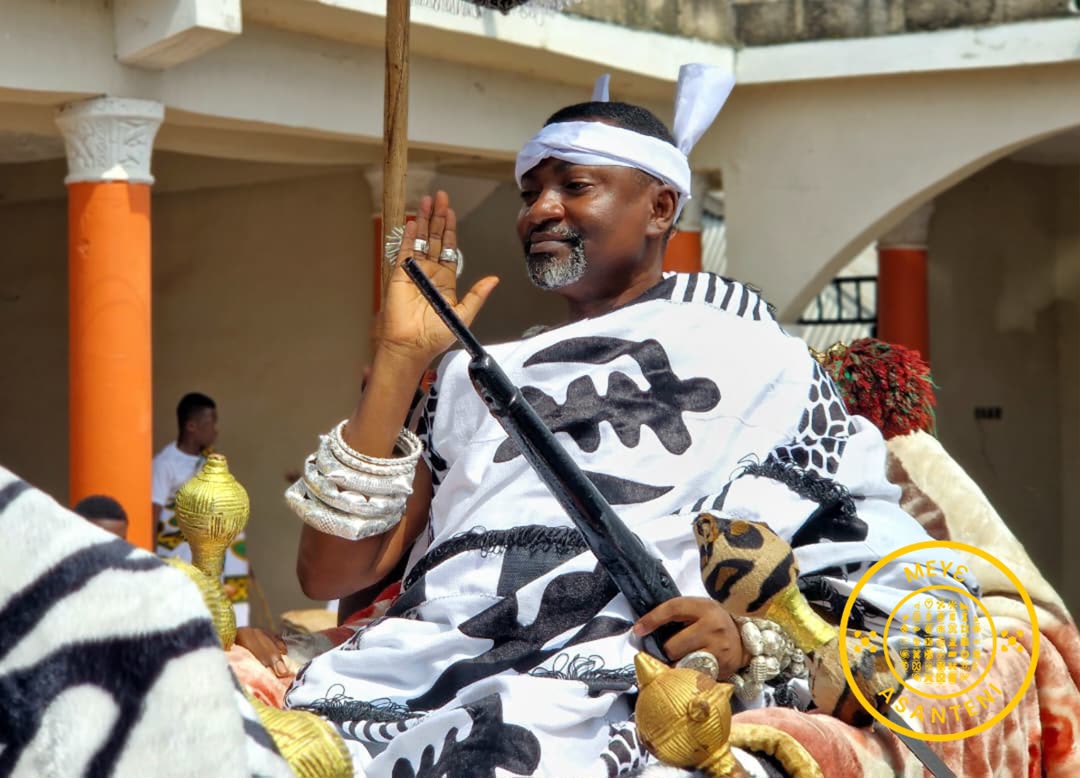Barima Acheampong Sarpong II in royal Ntoma